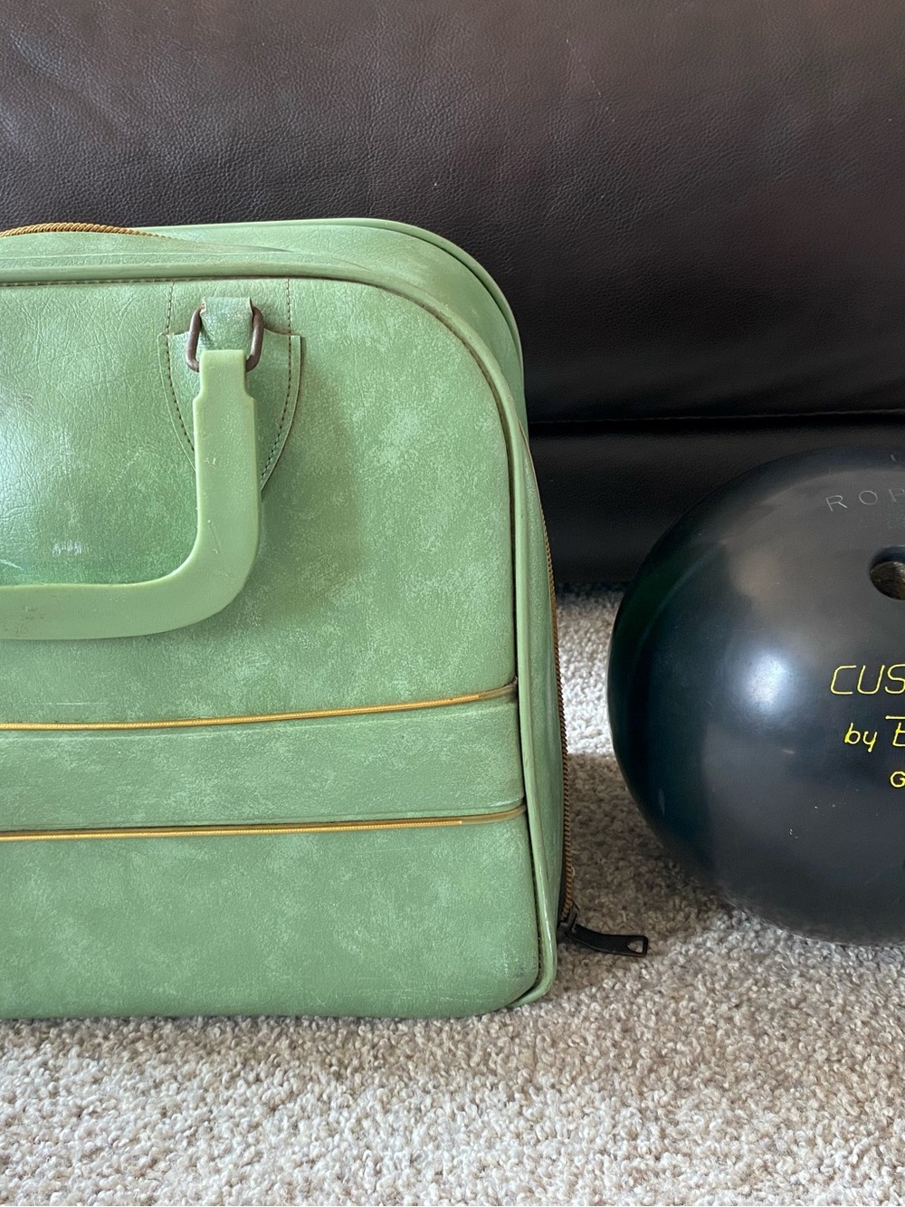 Vintage Brunswick Custom LTD black bowling ball 10LBs 6oz & Carrying Case USA